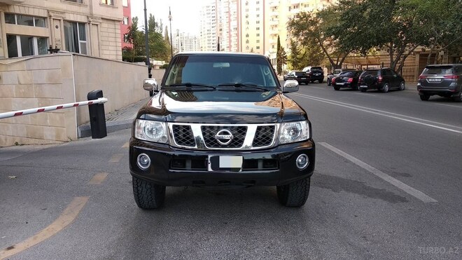 Nissan Patrol 2005, 262,000 km - 4.8 л - Bakı