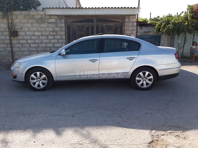 Volkswagen Passat 2005, 240,000 km - 2.0 л - Sumqayıt
