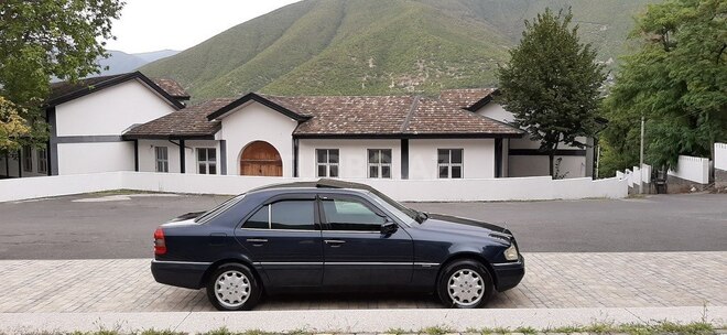 Mercedes C 180 1995, 298,500 km - 1.8 l - Şəki