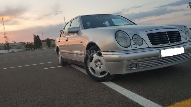 Mercedes E 240 1999, 148,000 km - 2.4 l - Bakı