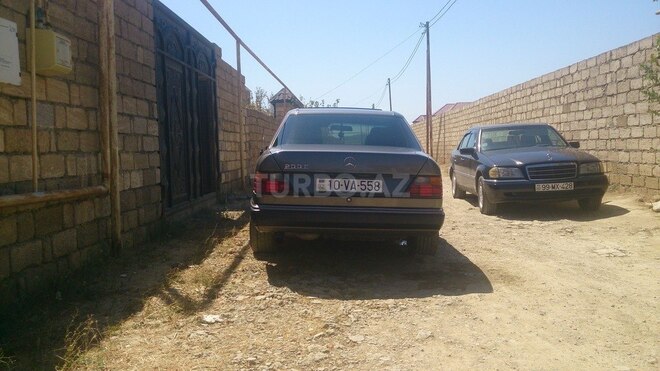 Mercedes E 200 1992, 566,000 km - 0.2 l - Bakı