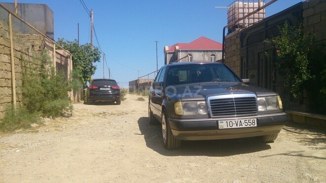 Mercedes E 200 1992, 566,000 km - 0.2 l - Bakı