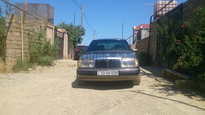 Mercedes E 200 1992, 566,000 km - 0.2 l - Bakı