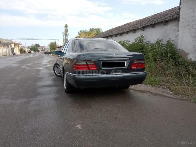 Mercedes E 230 1997, 380,000 km - 2.3 l - Quba