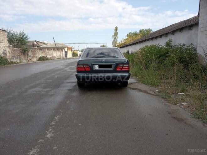 Mercedes E 230 1997, 380,000 km - 2.3 l - Quba