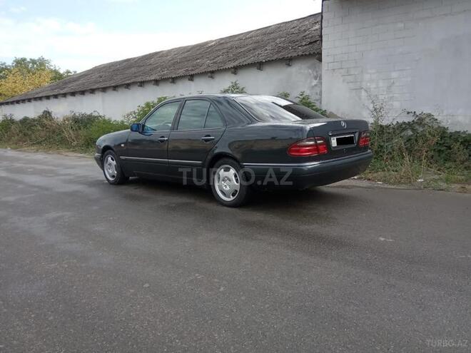 Mercedes E 230 1997, 380,000 km - 2.3 l - Quba