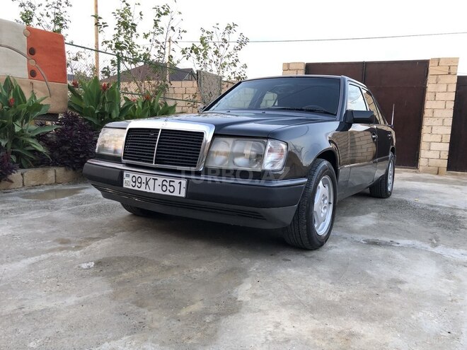 Mercedes E 200 1990, 281,000 km - 2.0 l - Bakı