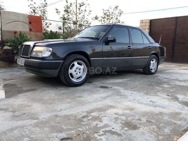 Mercedes E 200 1990, 281,000 km - 2.0 l - Bakı