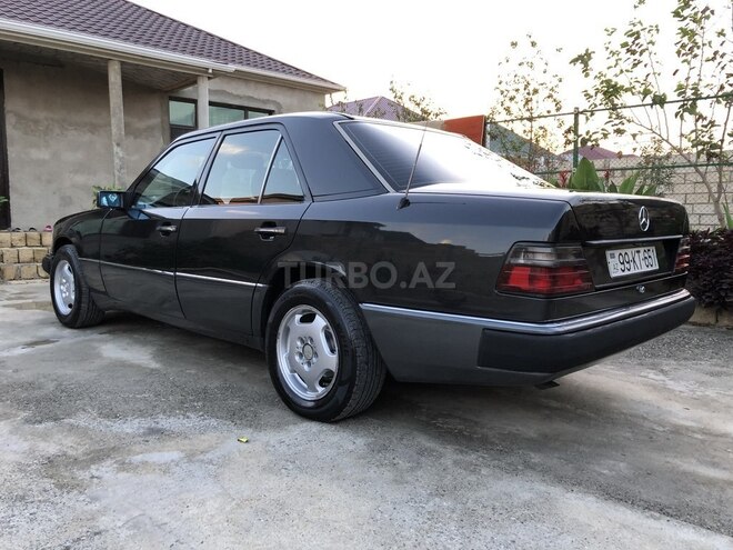 Mercedes E 200 1990, 281,000 km - 2.0 l - Bakı