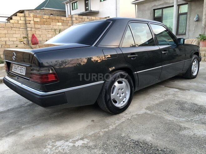 Mercedes E 200 1990, 281,000 km - 2.0 l - Bakı