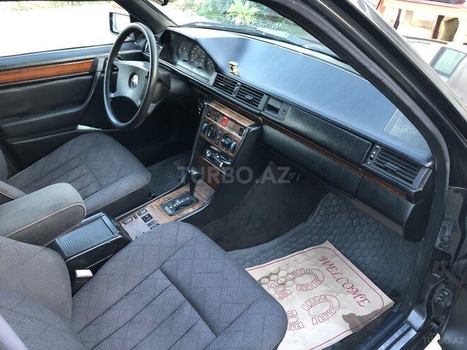 Mercedes E 200 1990, 281,000 km - 2.0 l - Bakı