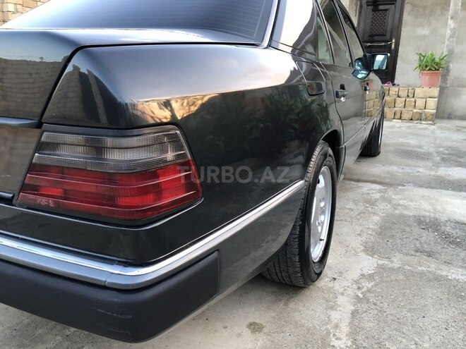 Mercedes E 200 1990, 281,000 km - 2.0 l - Bakı