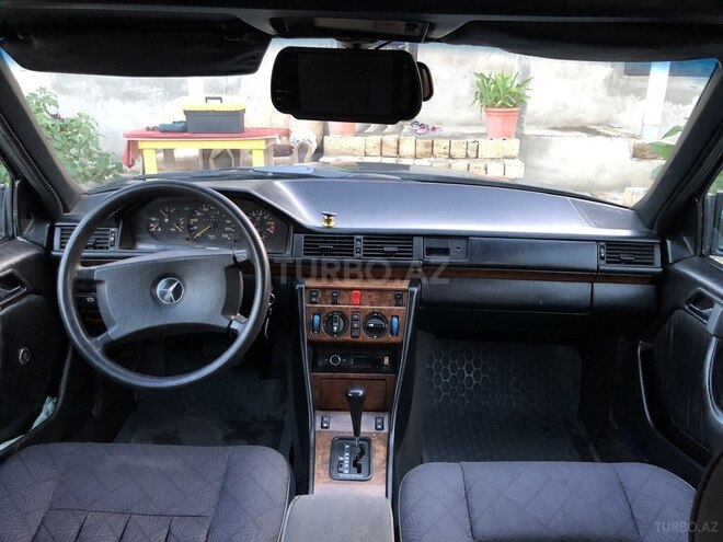 Mercedes E 200 1990, 281,000 km - 2.0 l - Bakı