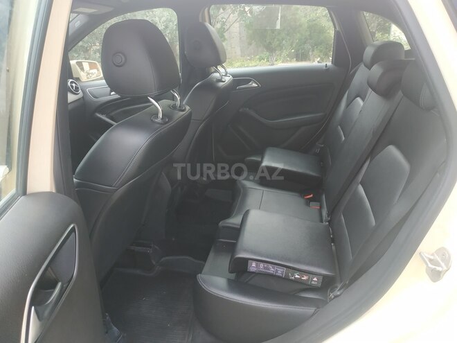 Mercedes B 180 2015, 251,000 km - 1.5 l - Bakı