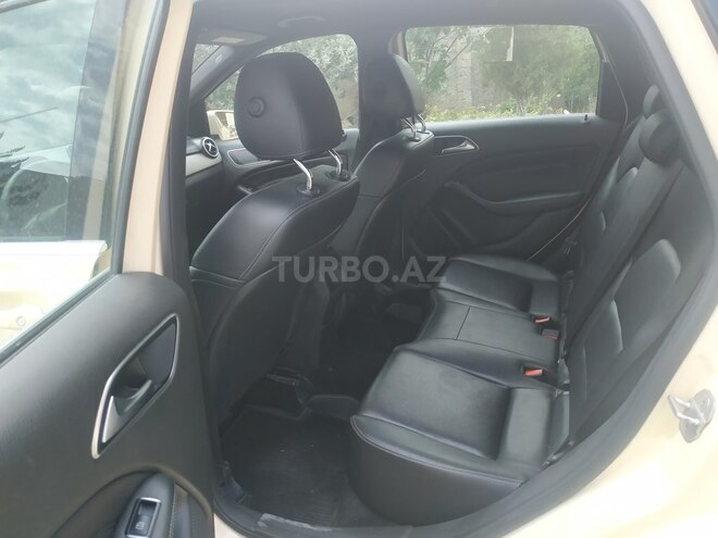 Mercedes B 180 2015, 251,000 km - 1.5 l - Bakı