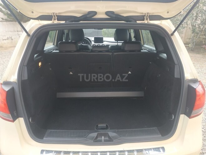Mercedes B 180 2015, 251,000 km - 1.5 l - Bakı