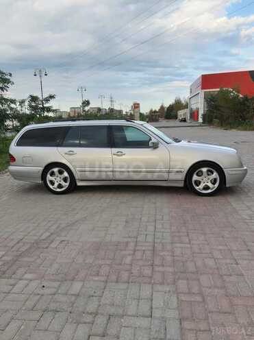 Mercedes E 220 2000, 281,000 km - 2.2 л - Sumqayıt