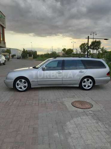 Mercedes E 220 2000, 281,000 km - 2.2 л - Sumqayıt