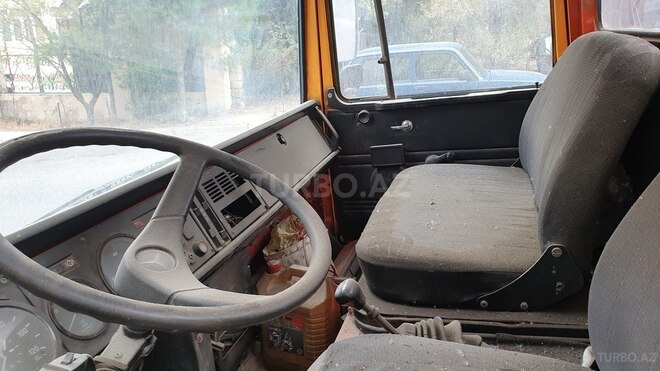 Mercedes  1985, 485,300 km - 4.7 l - Bakı