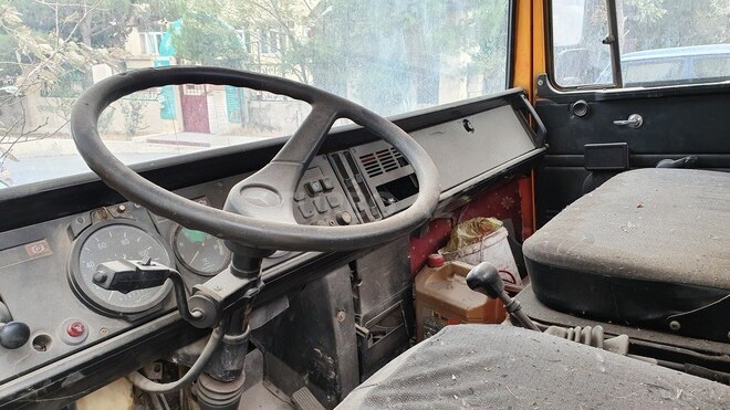 Mercedes  1985, 485,300 km - 4.7 l - Bakı