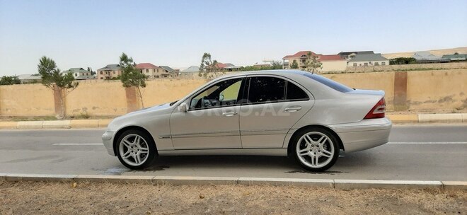 Mercedes C 240 2000, 397,000 km - 2.6 л - Şirvan