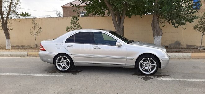 Mercedes C 240 2000, 397,000 km - 2.6 л - Şirvan