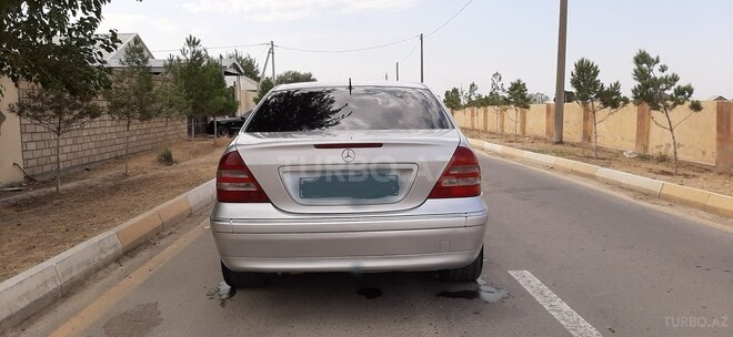 Mercedes C 240 2000, 397,000 km - 2.6 л - Şirvan