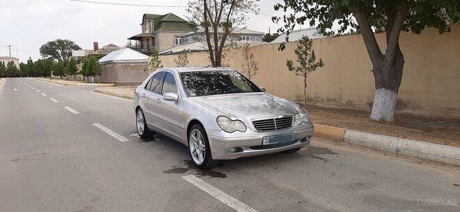 Mercedes C 240 2000, 397,000 km - 2.6 л - Şirvan