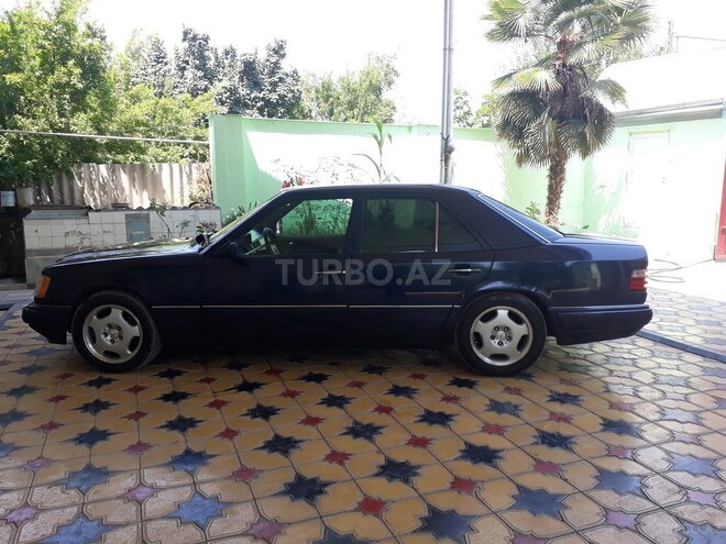 Mercedes E 220 1995, 280,000 km - 2.2 л - Bakı
