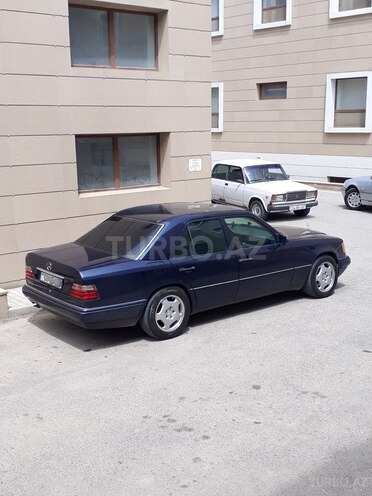 Mercedes E 220 1995, 280,000 km - 2.2 л - Bakı