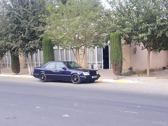 Mercedes E 220 1995, 280,000 km - 2.2 л - Bakı