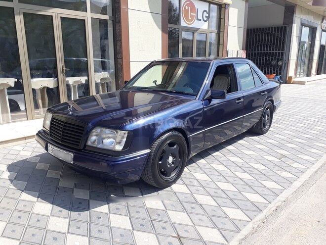 Mercedes E 220 1995, 280,000 km - 2.2 л - Bakı