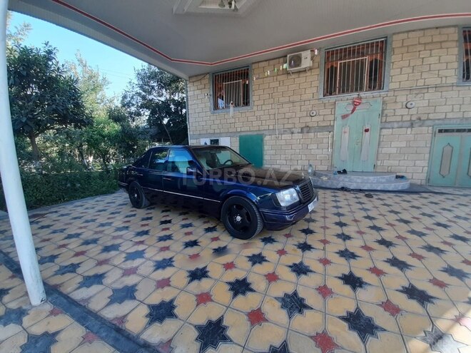 Mercedes E 220 1995, 280,000 km - 2.2 л - Bakı