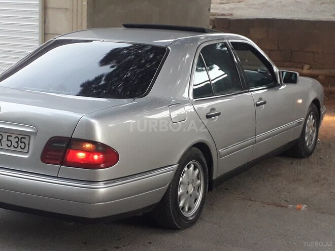 Mercedes E 230 1996, 295,000 km - 2.3 l - Sumqayıt