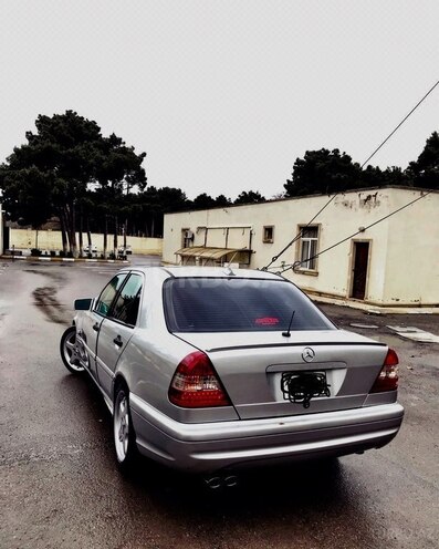 Mercedes C 240 2000, 264,000 km - 2.4 l - Bakı