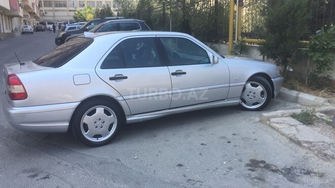 Mercedes C 240 2000, 264,000 km - 2.4 l - Bakı