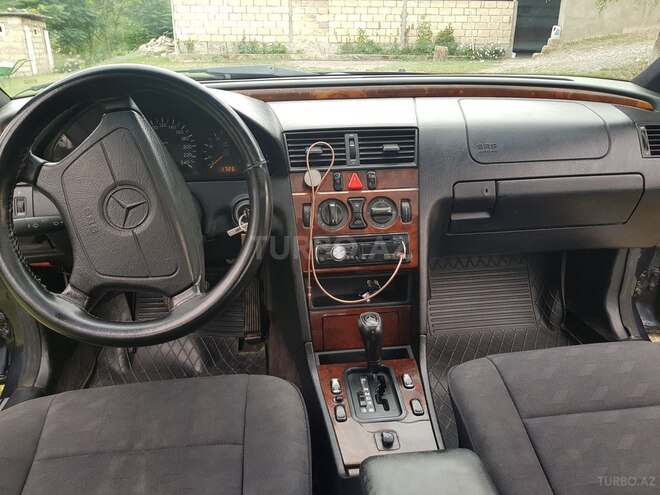 Mercedes C 180 1996, 374,597 km - 1.8 l - Quba