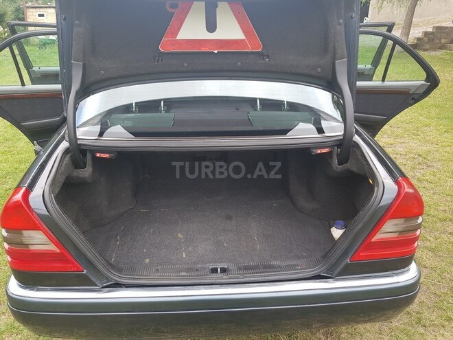 Mercedes C 180 1996, 374,597 km - 1.8 l - Quba