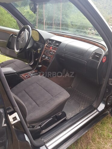 Mercedes C 180 1996, 374,597 km - 1.8 l - Quba