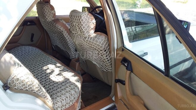 Mercedes E 200 1989, 298,000 km - 2.0 l - Şəki