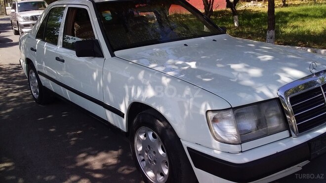 Mercedes E 200 1989, 298,000 km - 2.0 l - Şəki