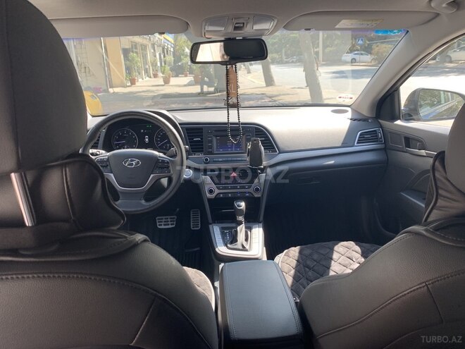 Hyundai Elantra 2017, 24,044 km - 2.0 l - Bakı