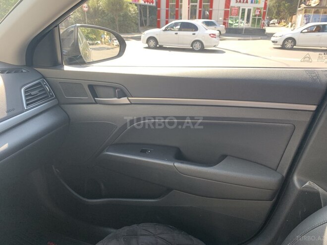 Hyundai Elantra 2017, 24,044 km - 2.0 l - Bakı