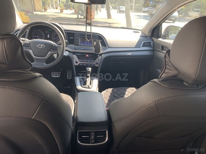 Hyundai Elantra 2017, 24,044 km - 2.0 l - Bakı