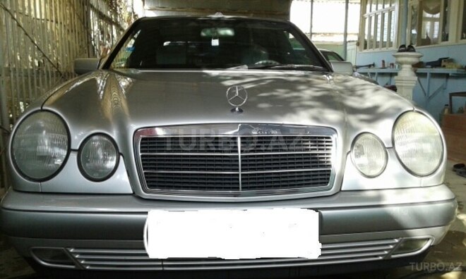 Mercedes E 200 1997, 260,000 km - 2.0 l - Gəncə