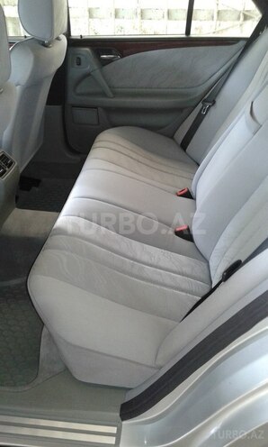 Mercedes E 200 1997, 260,000 km - 2.0 l - Gəncə