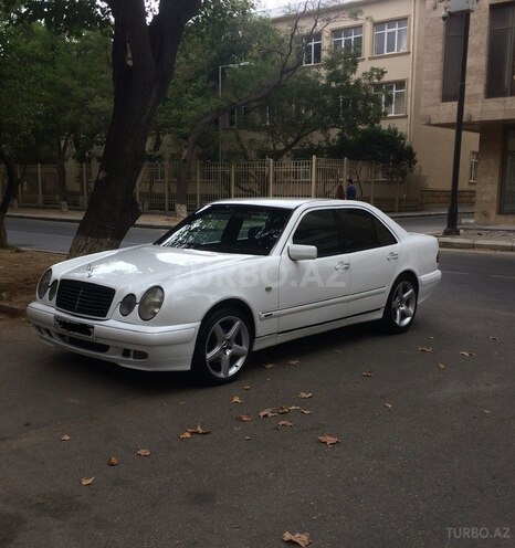 Mercedes E 240 1998, 270,000 km - 2.4 l - Bakı