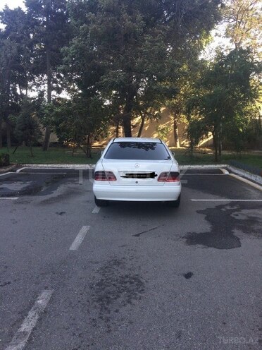 Mercedes E 240 1998, 270,000 km - 2.4 l - Bakı