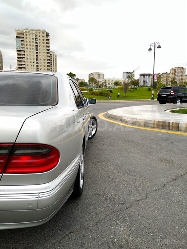 Mercedes E 220 2000, 347,000 km - 2.2 l - Bakı