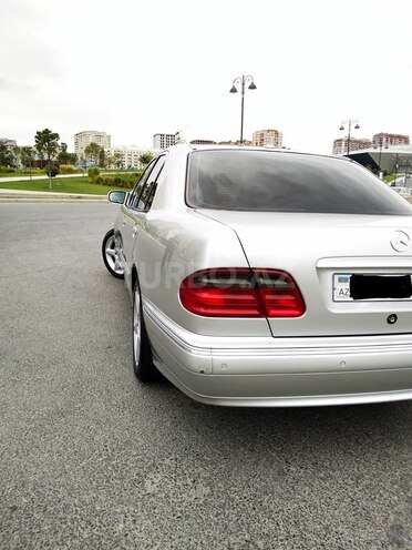Mercedes E 220 2000, 347,000 km - 2.2 l - Bakı